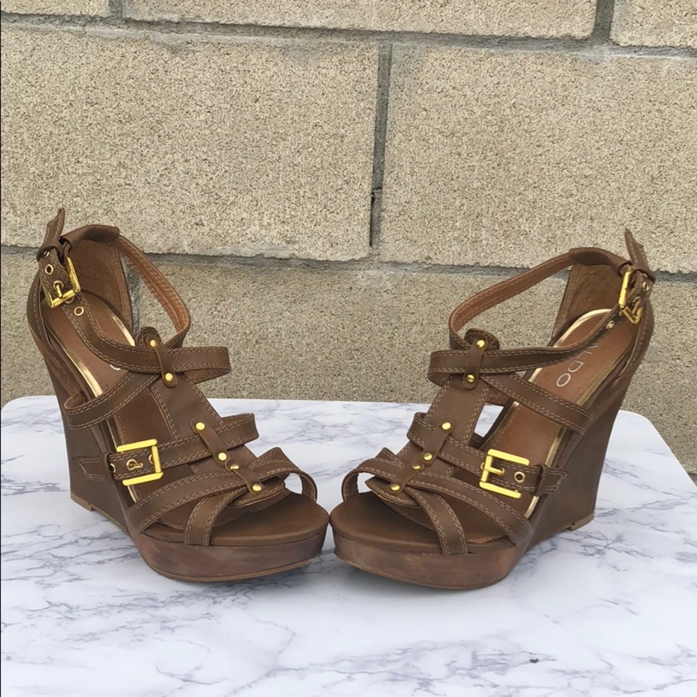 Brown leather Wedges